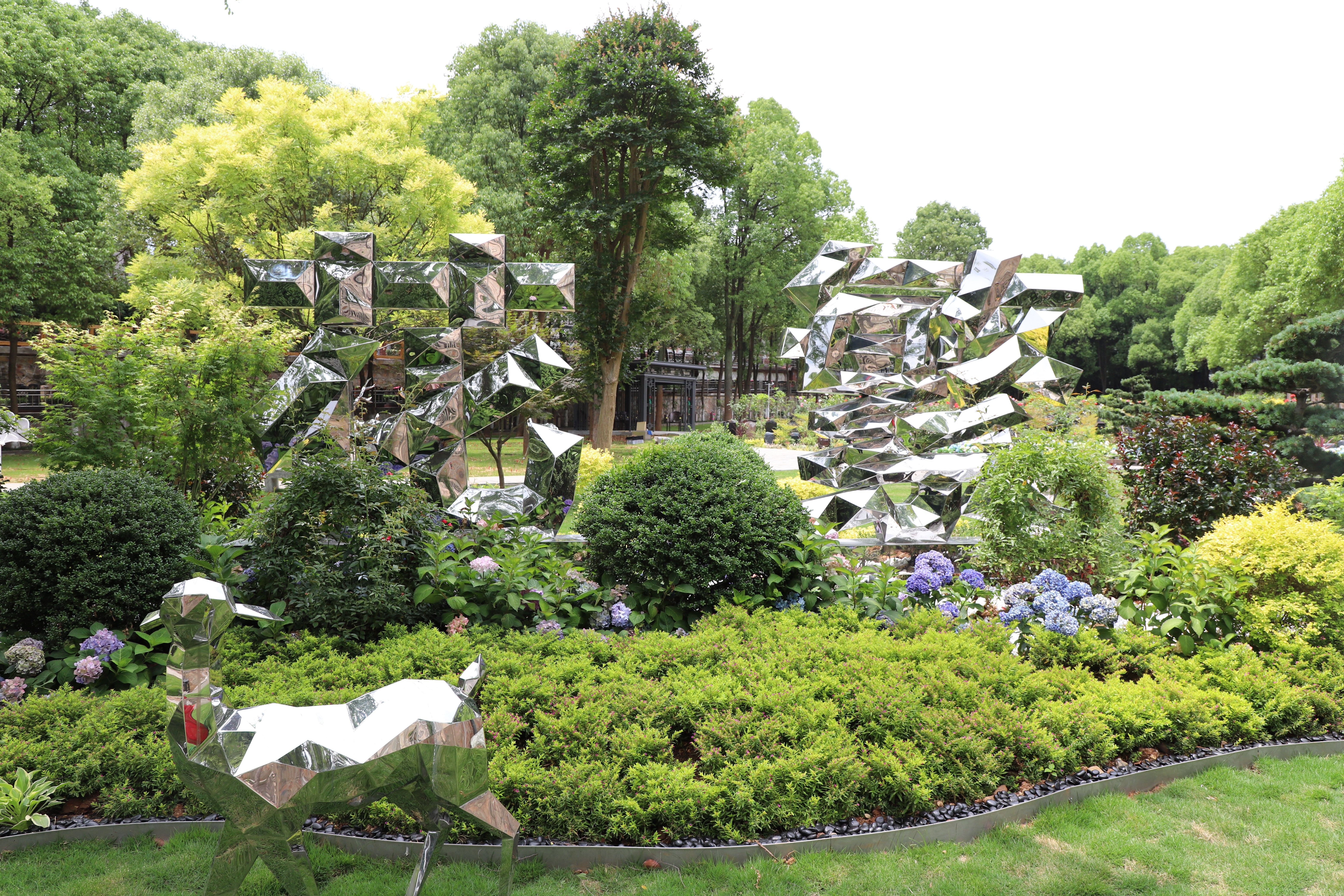 南京功德园：生态与文化的美满融合，让性命在繁花中永恒