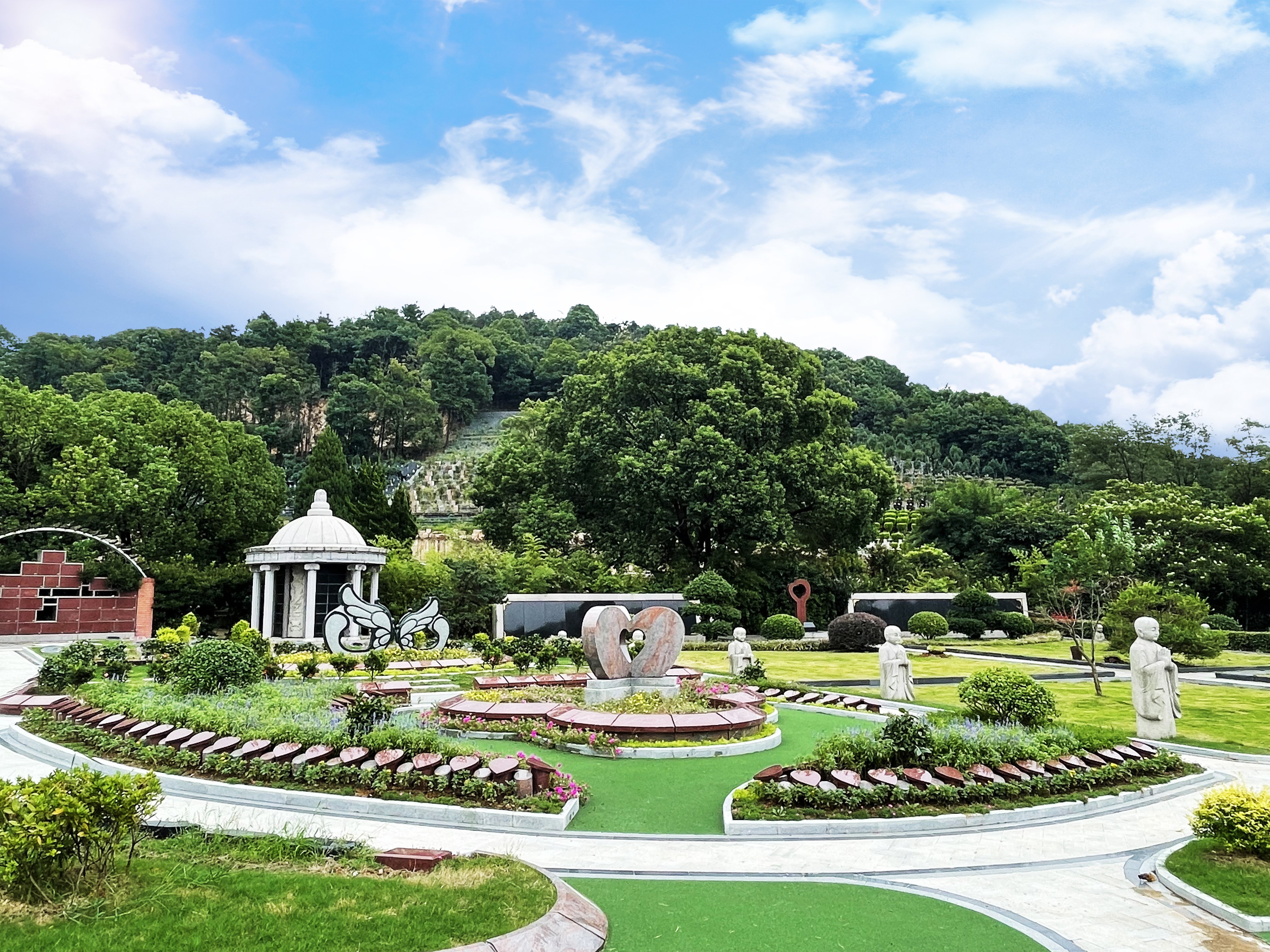 现代墓园与传统墓园有什么区别？